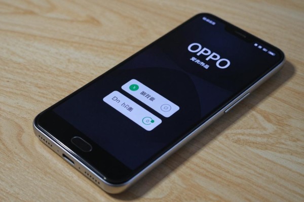 OPPO手机充完电还是开不了机?