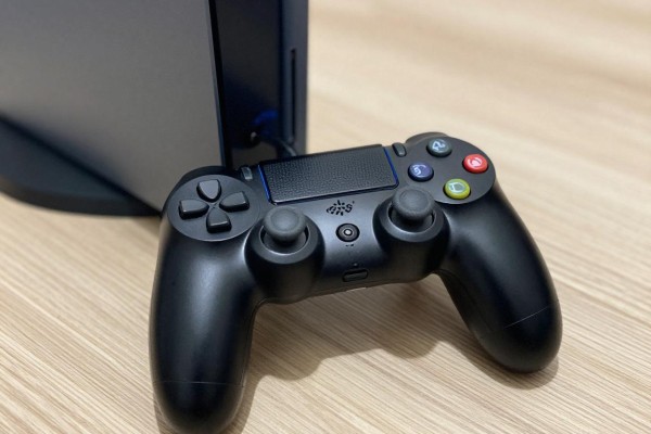 PS4手柄连接主机的方法