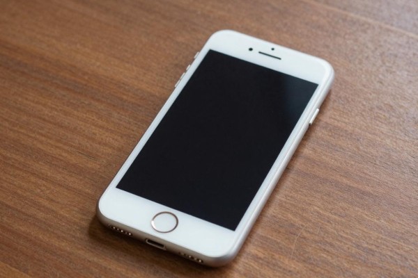 iPhone黑屏无法开机怎么办？