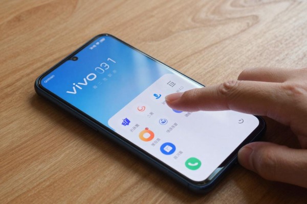 vivo手机截屏用什么手势？