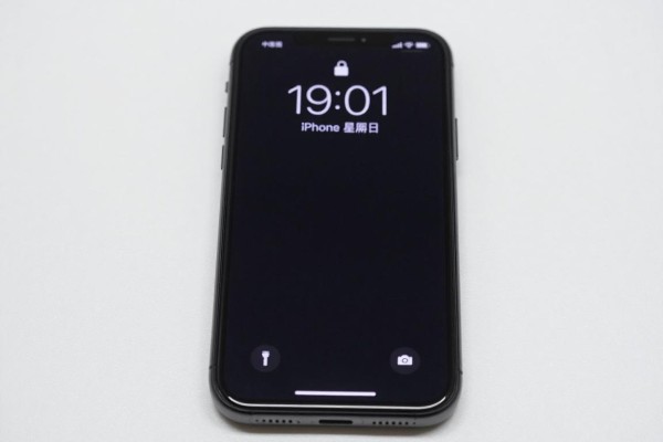 iPhone突然黑屏开不了机咋办?