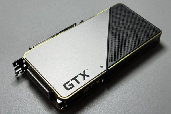 GTX和RTX哪个更适合玩游戏？