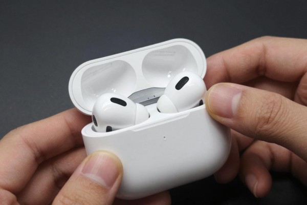 AirPods Pro的正确使用步骤是什么?